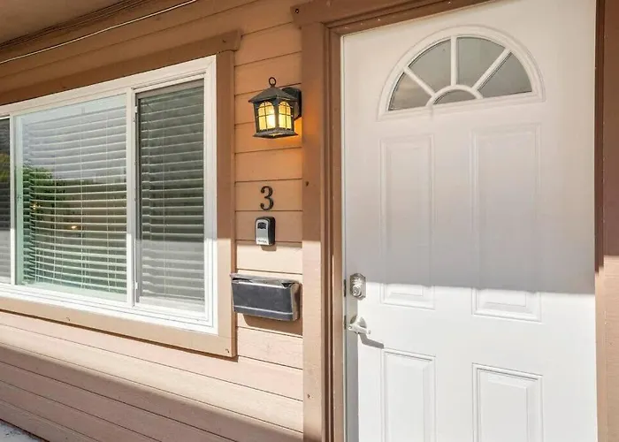 Inviting 2-Br Condo In The Heart Of Imperial Beach