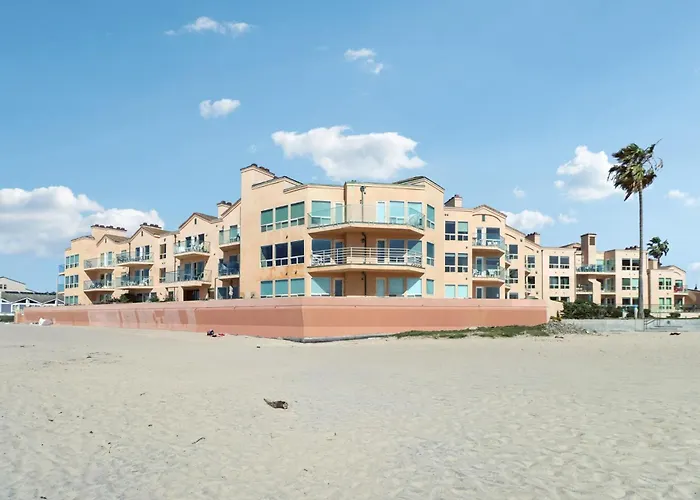 Modern Coastal Escape Breathtaking Ocean
